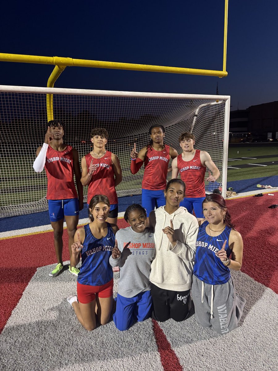 MiegeTrack's tweet photo. The best way to wrap up your own meet. Winning both the girls and boys 4x400 and setting season best times. Way to go guys! https://t.co/OdeELZzfAr