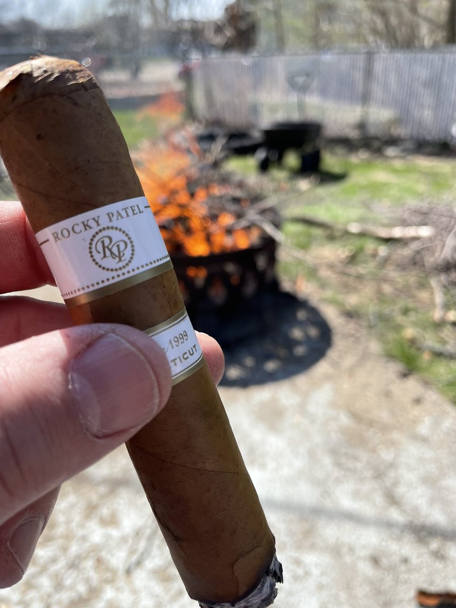 Chopz47's tweet photo. Nice @RockyPatelCigar with the spring clean up fire. Great way to start the day! https://t.co/Z8OknaTaIk