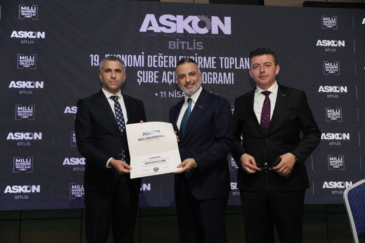 osmancicekel's tweet photo. ASKON Van Şube Başkanlığı görevine atanmış bulunuyorum.
Bu kıymetli görevi şahsıma tevdi eden başta Genel Başkanımız Sn. Orhan AYDIN olmak üzere genel merkezimize, tüm teşkilatımıza ve desteklerini esirgemeyen herkese teşekkürlerimi sunuyorum.

ASKON’un değerlerini ve misyonunu şehrimizde en iyi şekilde temsil etmek, Van’ımıza katma değer sağlamak ve iş dünyamızın gelişimine katkıda bulunmak için büyük bir gayret içerisinde bulunacağım.

Rabbim, çıktığımız bu yolda hayırlı hizmetler yapmayı nasip etsin.

@orhanaydin