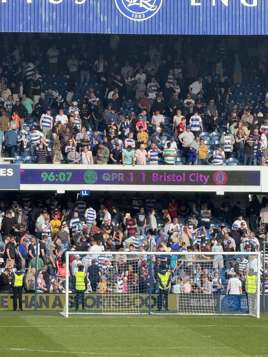 3 Peaps In A PodCast tweet media