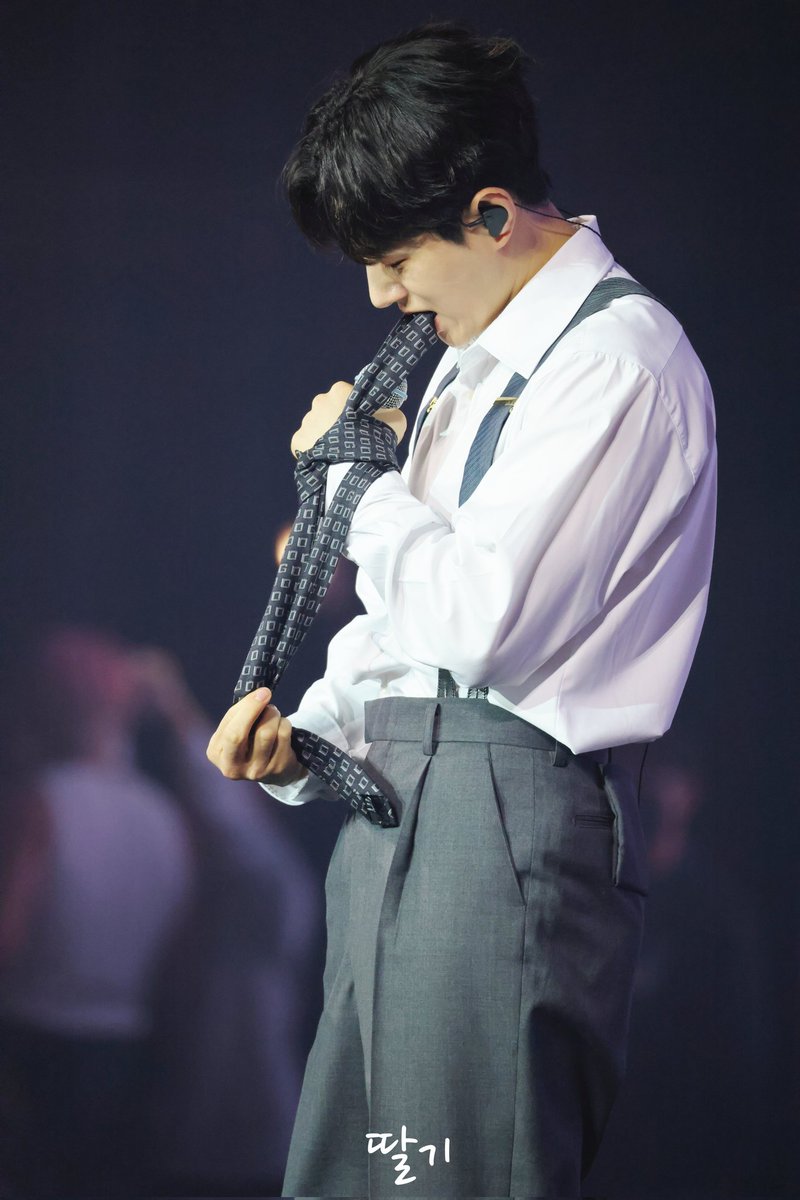 ting_lan87408's tweet photo. 20250412 INFINITE15th anniversary concert <LIMITED EDITION>Encore Day 1 

#김명수 #엘   #金明洙 #인피니트 #INFINITE #kimmyungsoo #L https://t.co/BNsXhEq6ro