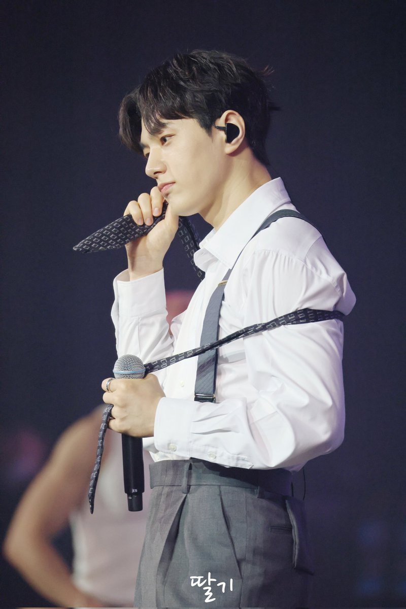 ting_lan87408's tweet photo. 20250412 INFINITE15th anniversary concert <LIMITED EDITION>Encore Day 1 

#김명수 #엘   #金明洙 #인피니트 #INFINITE #kimmyungsoo #L https://t.co/BNsXhEq6ro