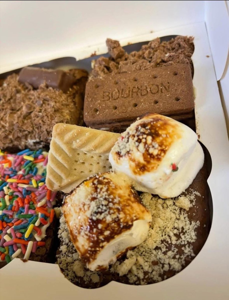 ToastCafea29500's tweet photo. Homemade cakes anyone?! 🍰 😋 https://t.co/2REC1Ingcx