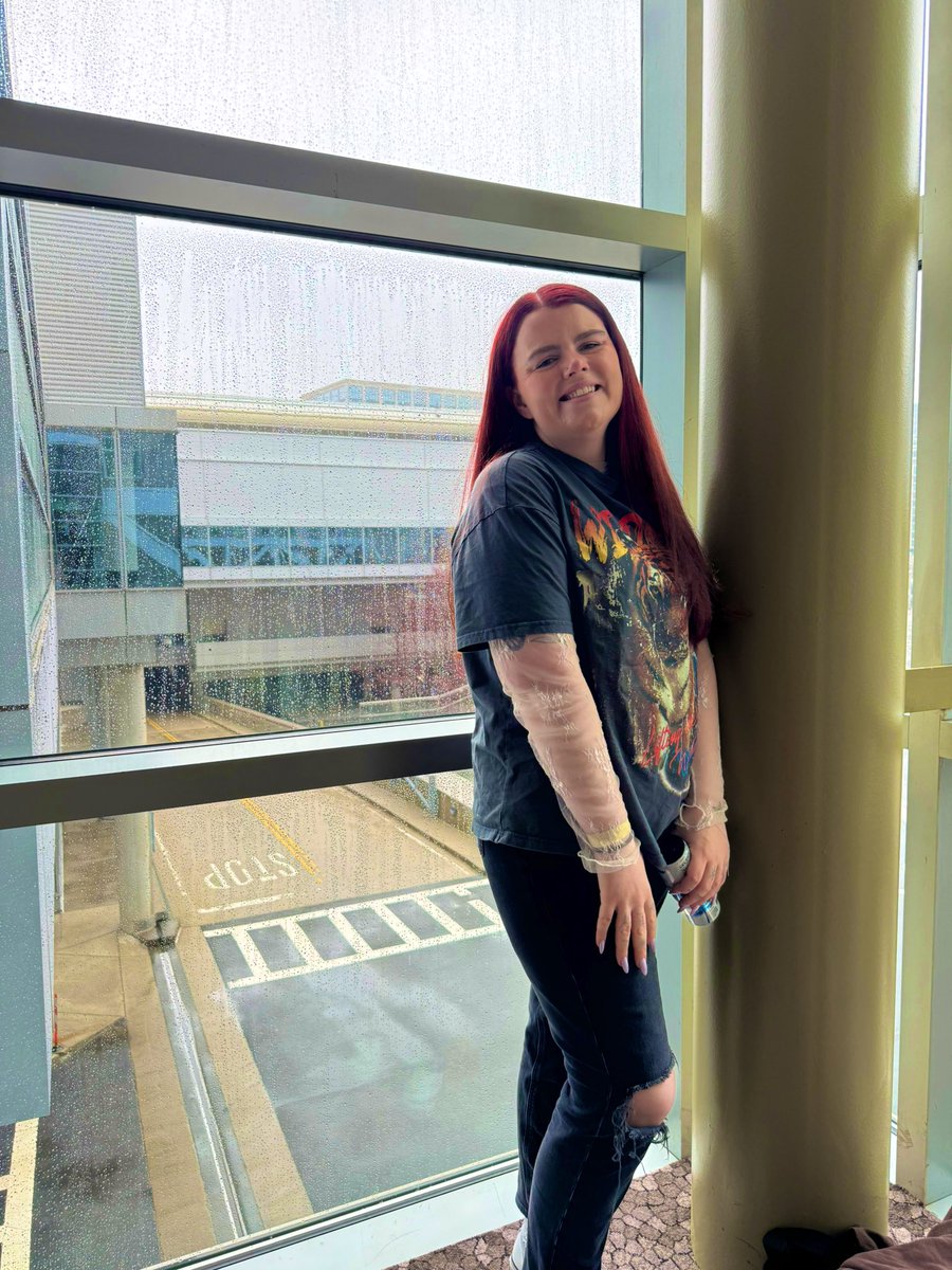 lovelyraisy's tweet photo. celsius should sponsor me,,, anyways boston i am here ✨
#bostoncon #spnbos https://t.co/Wyxp9XySUz