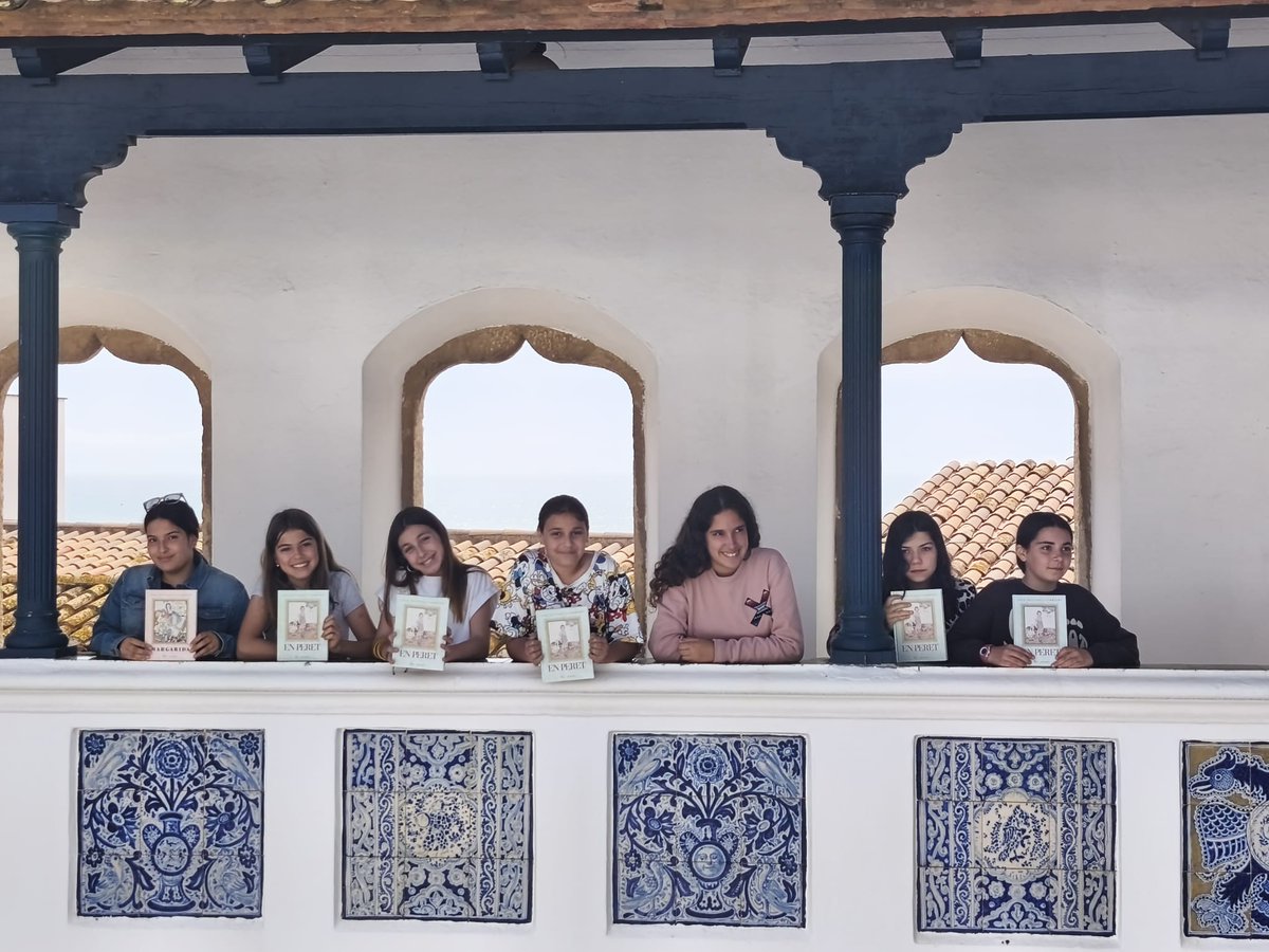 MuseusDeSitges's tweet photo. 🔘 Els textos de ‘Margarida’, de la narradora i il·lustradora Lola Anglada, s'han sentit avui a les terrasses de la Biblioteca Santiago Rusiñol.
▶️ Ha estat durant la marató infantil de lectura, que hem celebrat dins els actes previs de Sant Jordi. https://t.co/kh9EvCtrHB