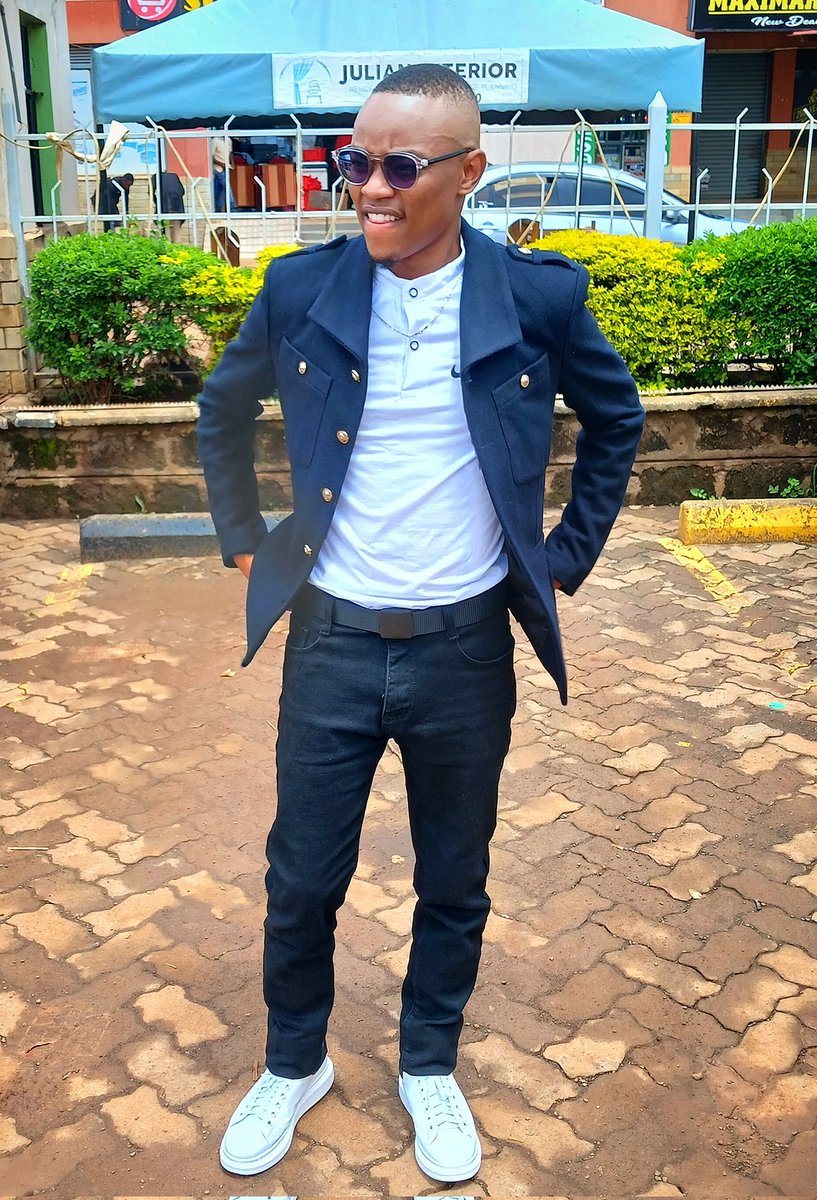 "Na Kwani Umenyolewa aje?" Hapa Confidence Level Hushuka From 100 to 0 Very Fast Ajaab!! 😂😂

Sifuna Uhuru Kenyatta Susan Kihika