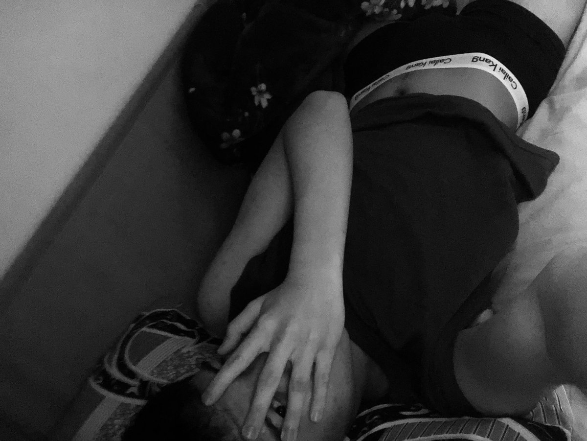 beo0518's tweet photo. 哥哥 抱我睡覺好不好🥺🥵 https://t.co/hcyfperYwZ