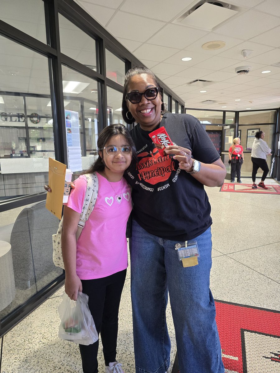 Feel good Friday! Celebrations continue for Assistant Principals Week!!❤️💙 Walking into a shimmer surprise &amp; a special Kit Kat moment to get the day started. 🌻 2 of the best <a href="/MrsRAustin/">Rosha Austin, M.Ed</a> &amp; <a href="/YCharles32/">Yolanda Charles</a> #BringingOutTheBest on a FriYay! #EaglePride #LaunchN2Learning #PathToAmazing