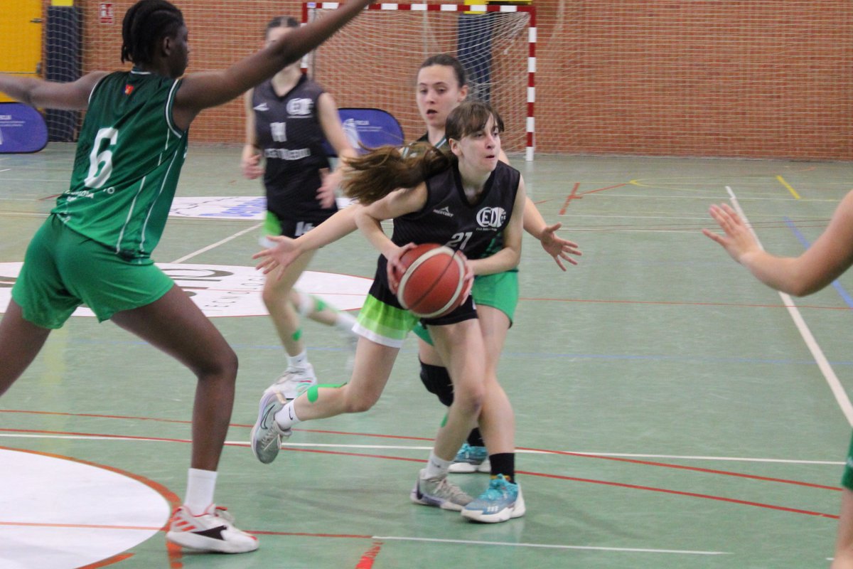 fbclm's tweet photo. #LigaUCLM🚺 | Final Q2 | Jornada 2
🏀 @BCriptana 33-26 @CEIToledo  
💻Streaming👇
https://t.co/OUe5JfgnYU
📊STATS by @SwishAllHoops
📸Flickr FBCLM
#PasionXBasketCLM https://t.co/lzdV8mPCJm