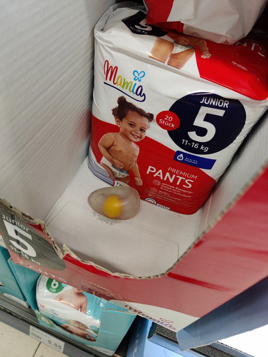 Normalster Fund auf Arbeit. Nen rohes Ei ohne Schale im Windelkarton. Ich Kack ab 😂😂😂