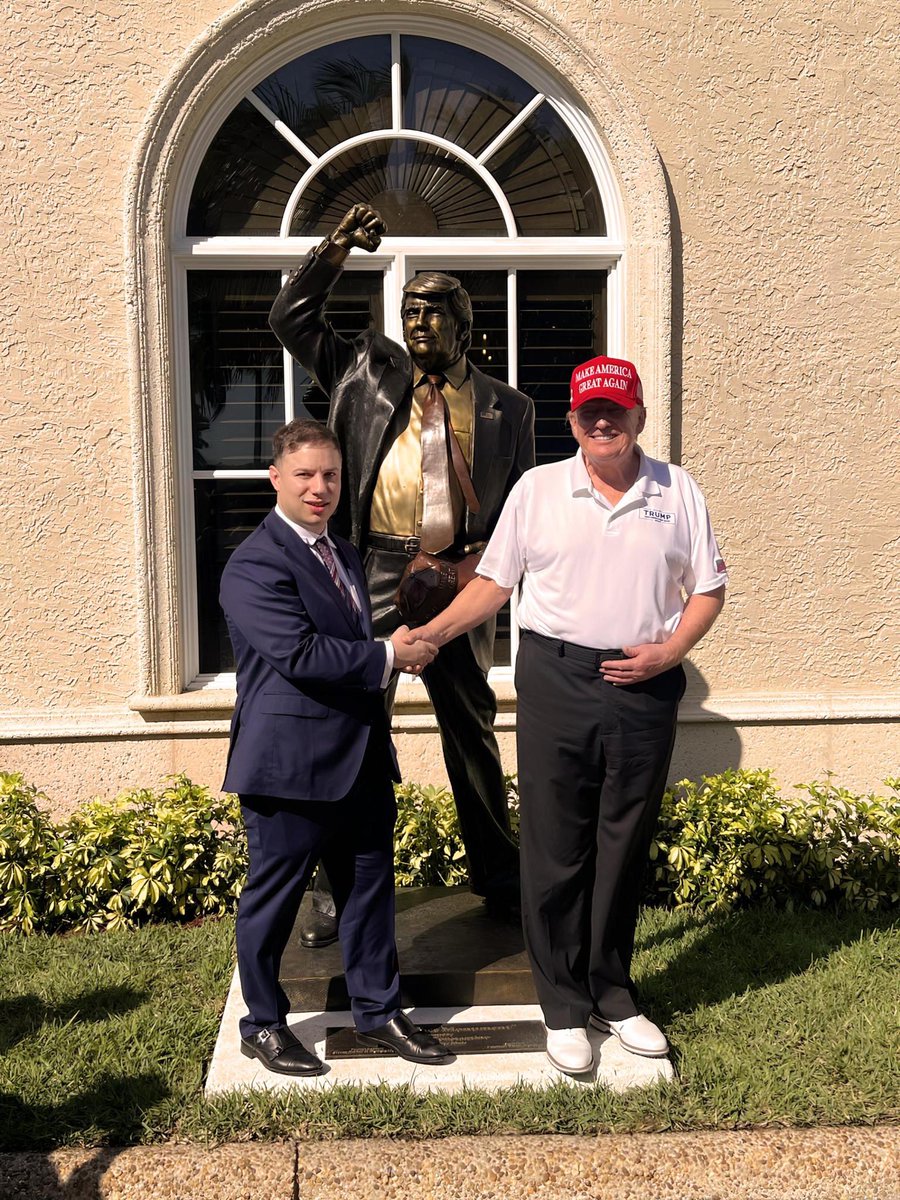 Constantino132's tweet image. CONSTANTINO PRESENTS MONUMENT TO PRESIDENT TRUMP
WEST PALM BEACH, FL, April 12, 2025 – Sticker Mule CEO and former NY-21 Congressional candidate Anthony Constantino gave President Donald Trump a gift that will now be a permanent fixture at his Trump International Golf Club.…