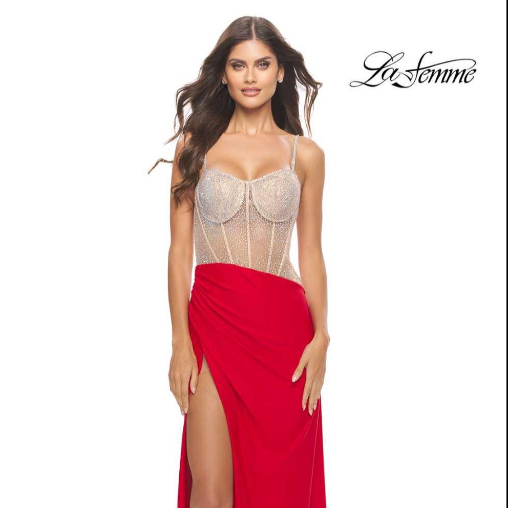 BridalEleganceC's tweet image. Discover the allure of elegance at Bridal Elegance, where stunning prom gowns and sophisticated military formals await you. ✨ #BridalElegance #PromPerfection #MilitaryMajesty