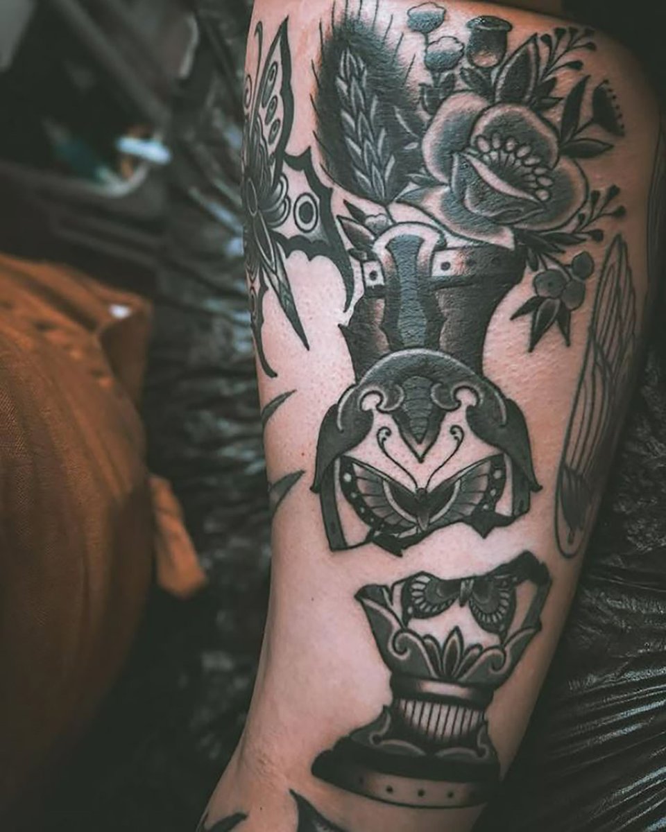 ⚜️ Such a nice style made by <a href="/luckycaroline/">Caroline K.</a>  ⚜️

Mehr? Gibt es hier
tattoosafe.org

#tattoosafe #tattoosafesupply #tattoosupply #tattoobedarf #tattoosupplies #tattoo #tattooartist
#bestartist #artist #ink #inked #bodyart #tattooart