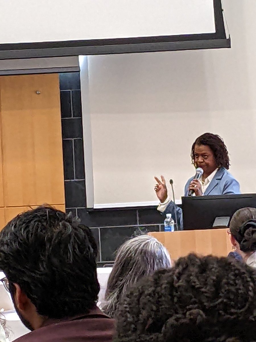 TajMarie17's tweet photo. #ADOS #Outside, #InOurCourt conference https://t.co/vwqjmR6OK7