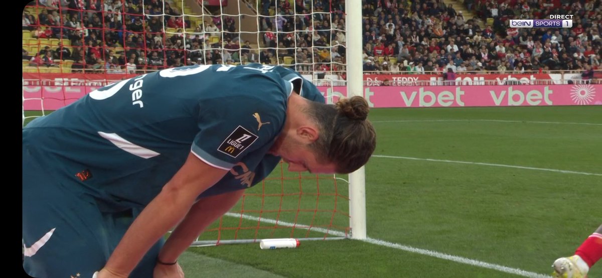 KasimGrain2Caf's tweet photo. Tu souffres bien hein Rat-Bio ?!! Tu l'as mérité continue à souffrir à Marseille 🤣🤣👏🏽 #ASMOM https://t.co/ceGuaY4RgI