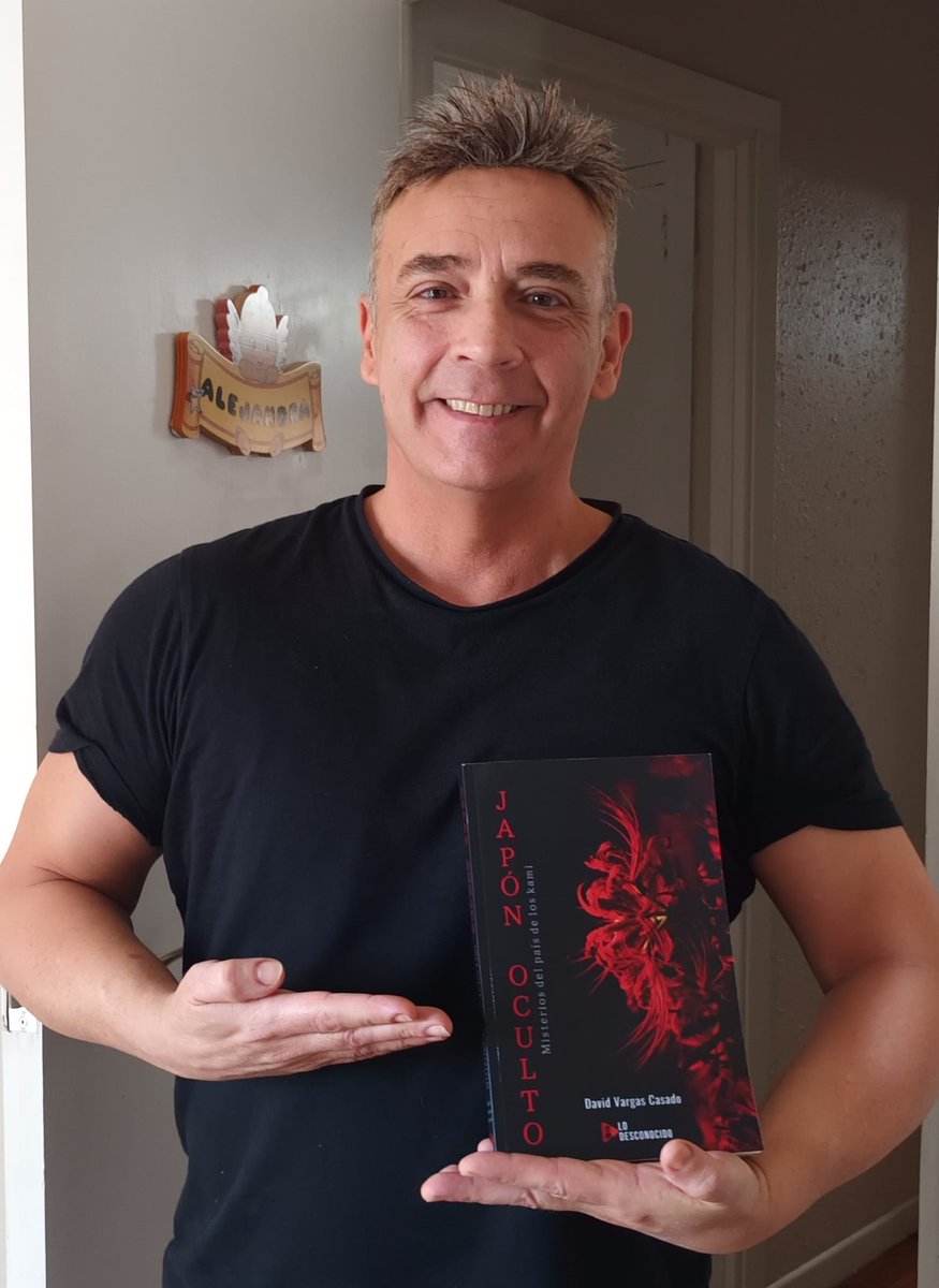 ¡Casi 100 ejemplares vendidos de mi libro en tres meses!

El 25 de enero autopubliqué «Japón Oculto: misterios del país de los kami»

Desde entonces, entre venta por Amazon como por venta directa en eventos y presentaciones, casi cien ejemplares de mi libro han encontrado dueño