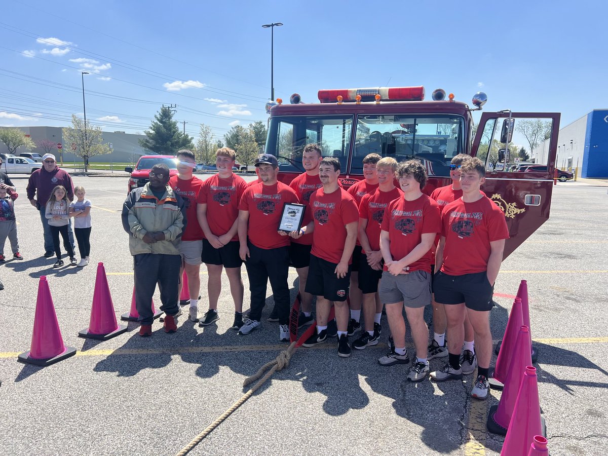 btowncoachmay's tweet photo. The BCHS Football team participated in the Jackson County Special Olympics Fire Truck pull today. Great job for a great cause. Go Braves https://t.co/QjrG4YzXdJ
