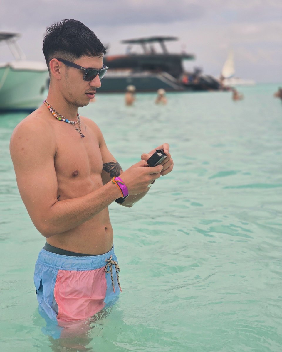 EmaDavid17's tweet photo. Isla saona va con mi onda🥵🥵🥵 https://t.co/d9G2yOhyrk
