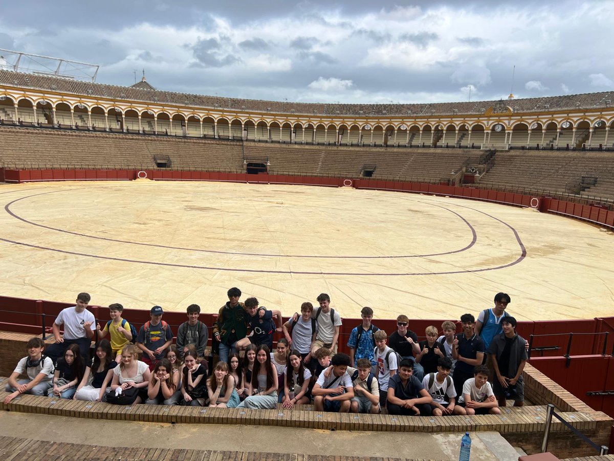SpanishTHSchool's tweet photo. This morning we had a guided tour of the bull ring and its museum in Seville. Then, we headed to the market to try lots of yummy food. The students loved trying lots of food, especially the churros and chocolate! https://t.co/MfXRxpepj7