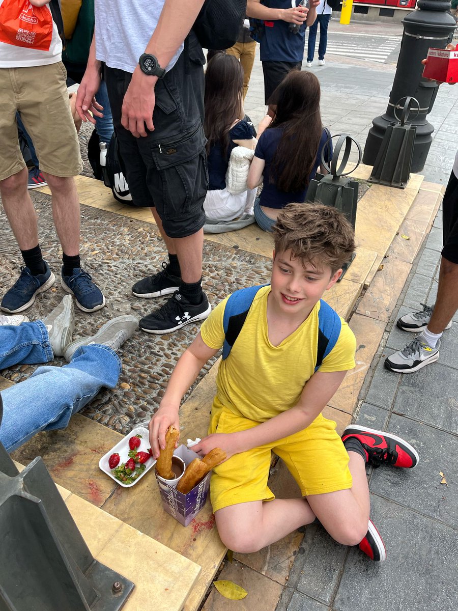 SpanishTHSchool's tweet photo. This morning we had a guided tour of the bull ring and its museum in Seville. Then, we headed to the market to try lots of yummy food. The students loved trying lots of food, especially the churros and chocolate! https://t.co/MfXRxpepj7