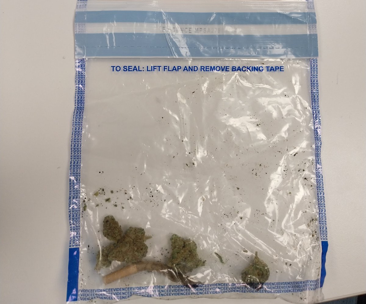 Parsloes Police (@mpsparsloes) on Twitter photo Parsloes Team has been out on patrol today and stopped a male for possession of cannabis.One PND has been issued.
#Dagenham
#mylocalMet
#Saferneighbourhood
<a href="/metpoliceuk/">Metropolitan Police</a>
<a href="/lbbdcouncil/">Barking and Dagenham Council</a>
@superintendent_DavidRhodes Parsloes Team has been out on patrol today and stopped a male for possession of cannabis.One PND has been issued.
#Dagenham
#mylocalMet
#Saferneighbourhood
<a href="/metpoliceuk/">Metropolitan Police</a>
<a href="/lbbdcouncil/">Barking and Dagenham Council</a>
@superintendent_DavidRhodes
