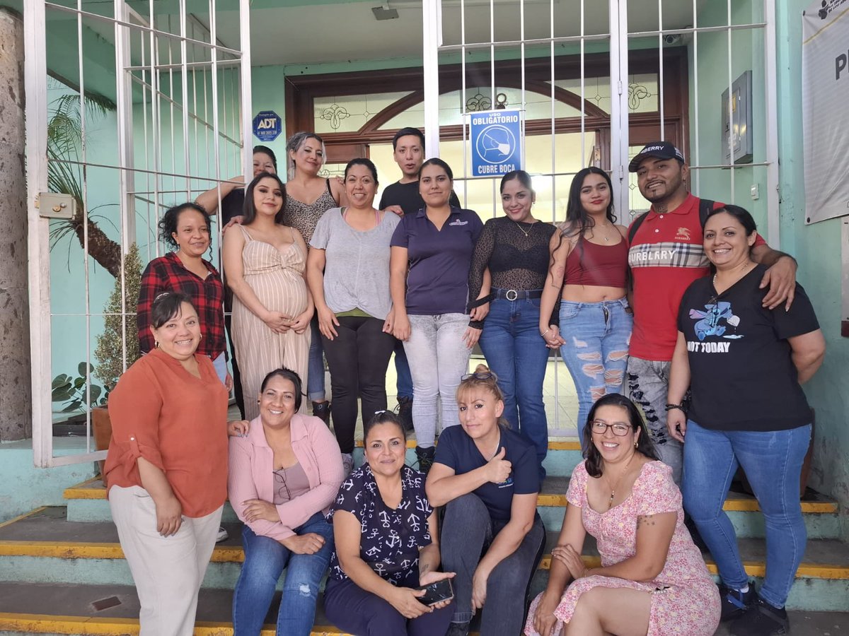 CUTHFROC's tweet photo. Los grupos de la Generación 2023-2025 B concluyeron su bachillerato para trabajadores, #RecuperandoElTiempoPerdido y listos para el siguiente pasos en sus vidas. ¡Enhorabuena! https://t.co/bGvvXfMeKw