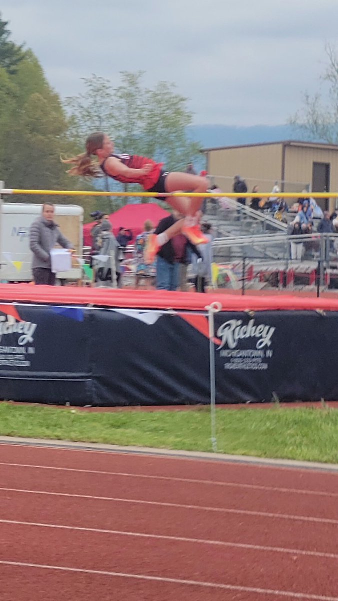 JSMS_Athletics's tweet image. Congratulations to Autumn Biorck for setting the John Sevier Middle School record in the high jump! Jumping 5 feet! Also placing 1st today at the Patriot Invitational!
Go Warriors! @KCS_Sevier @KCS__Athletics
