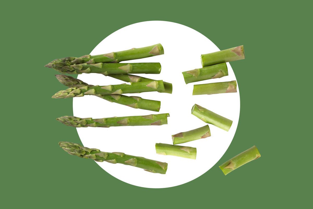 njsorensen's tweet image. 🌱 Celebrate spring with asparagus!

This seasonal favorite is packed with fiber, folate &amp;amp; antioxidants. As a chef &amp;amp; RDN, I say: snap, slice, or peel—just don’t toss the ends. Use them in stock or purée to reduce waste &amp;amp; boost flavor. 🌿🥣

#Asparagus #SpringProduce #PlantForward…