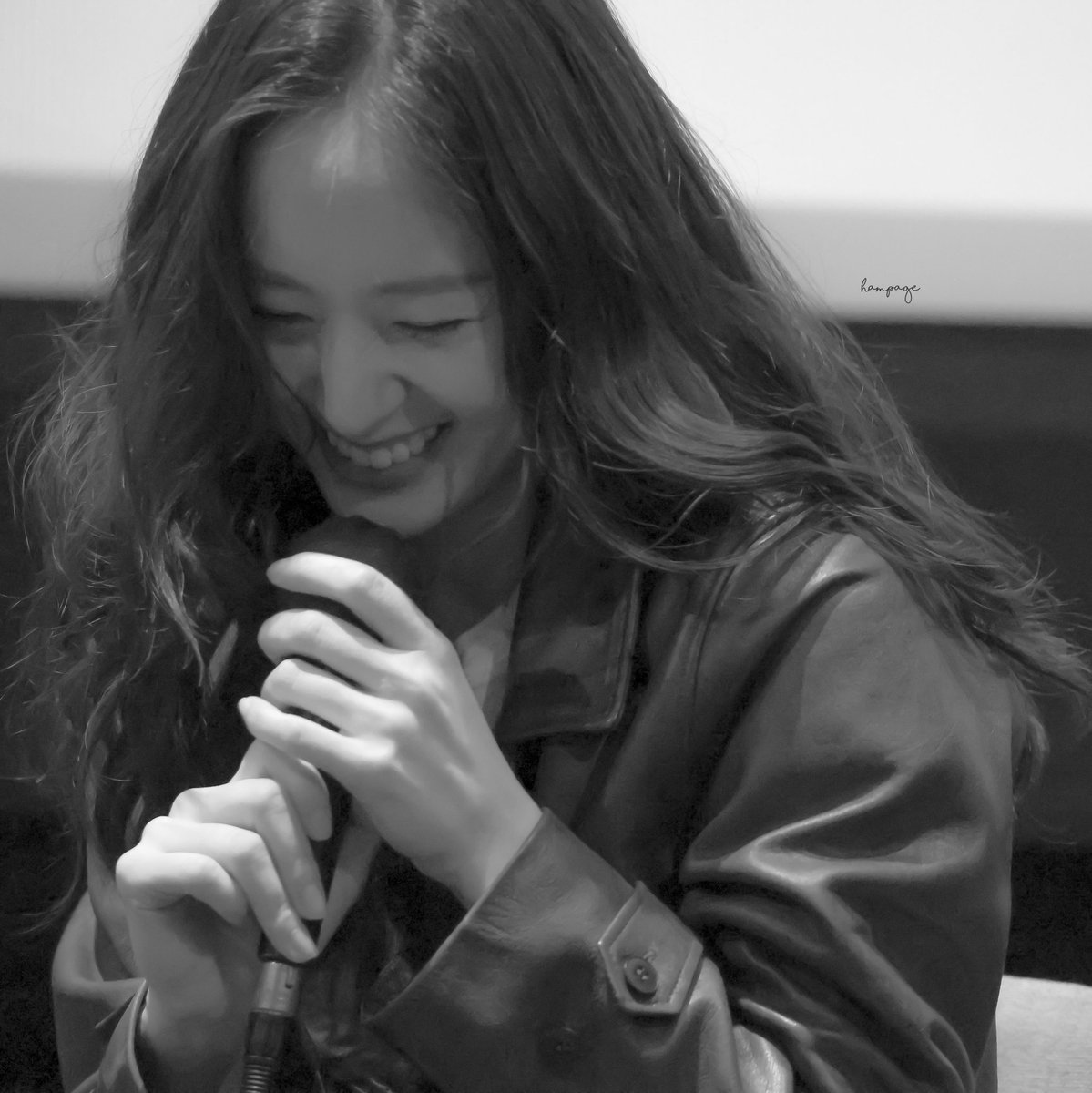 250411 영화 #그여름의시간들 GV

거미집 유림이가 생각났던 순간

#정수정 #크리스탈