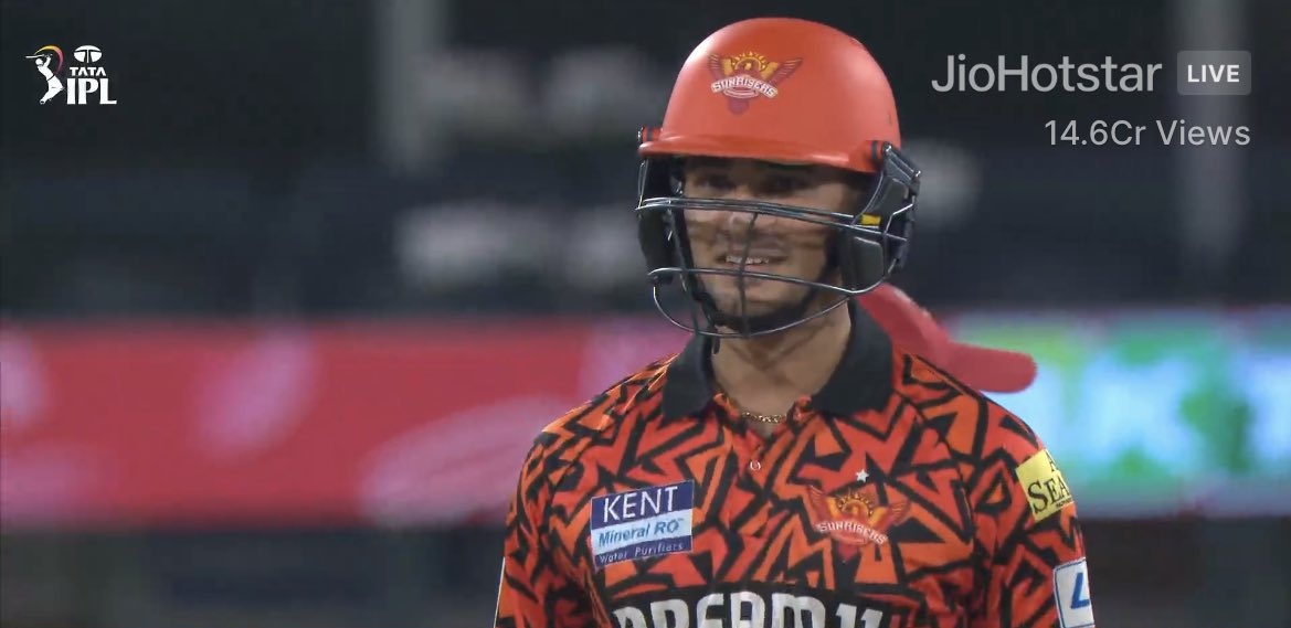 Alam1300's tweet photo. If Abhishek sharma scores a  century tonight 🌟 I will give 1000  to everyone who likes this tweet 🙏🤙🏼#Abhisheksharma https://t.co/jkOiAXtEkE