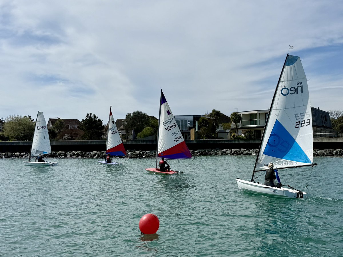 RobertJRattray's tweet photo. Wonderful Improver session @shorehamsailing within the safety of the training area inside the harbour  @shoreham_port - and outside the shipping lane!! https://t.co/RthxqrXwdH