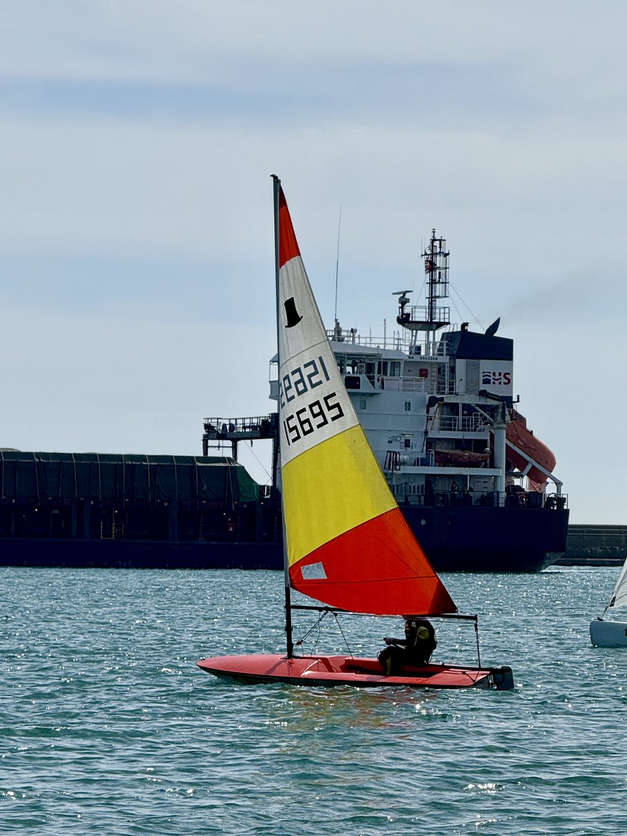 RobertJRattray's tweet photo. Wonderful Improver session @shorehamsailing within the safety of the training area inside the harbour  @shoreham_port - and outside the shipping lane!! https://t.co/RthxqrXwdH