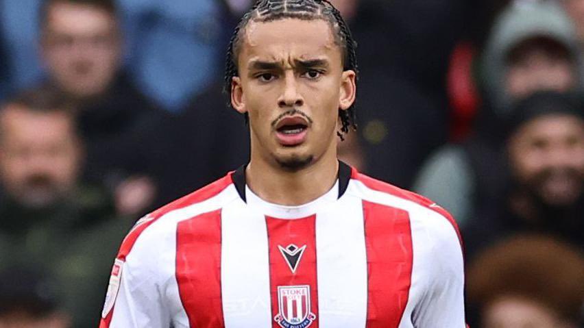 scfc_ben18's tweet photo. Ashley Phillips vs Cardiff 
8 clearances 
2 blocked shots 
2 interceptions 
2 key passes 
7.8 rating 👑 
One more year please @SpursOfficial https://t.co/pMq7QXSuFt