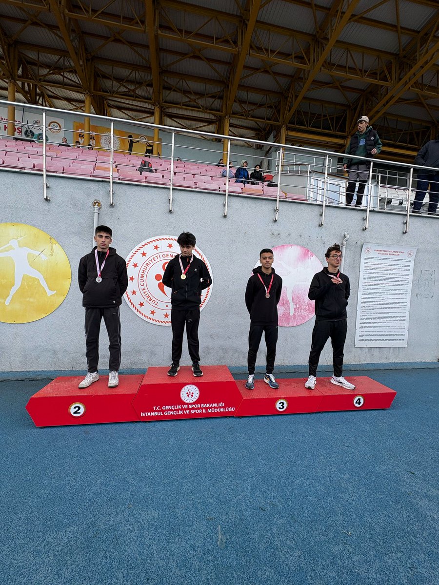 PisakMpal's tweet photo. Tebrikler Emirhan!
Öğrencimiz Emirhan Çalışkan (9/B),
Pist Açılış Yarışması İstanbul Atletizm Şampiyonası’nda
U16 400 Metre kategorisinde İstanbul 3.sü oldu!
 Seninle gurur duyuyoruz!

#MehmetPisakAL #Atletizm #Başarı #Gurur #Şampiyona #U16 #400metre
@sislimem_
@istanbulilmem https://t.co/dui4y0sXqa
