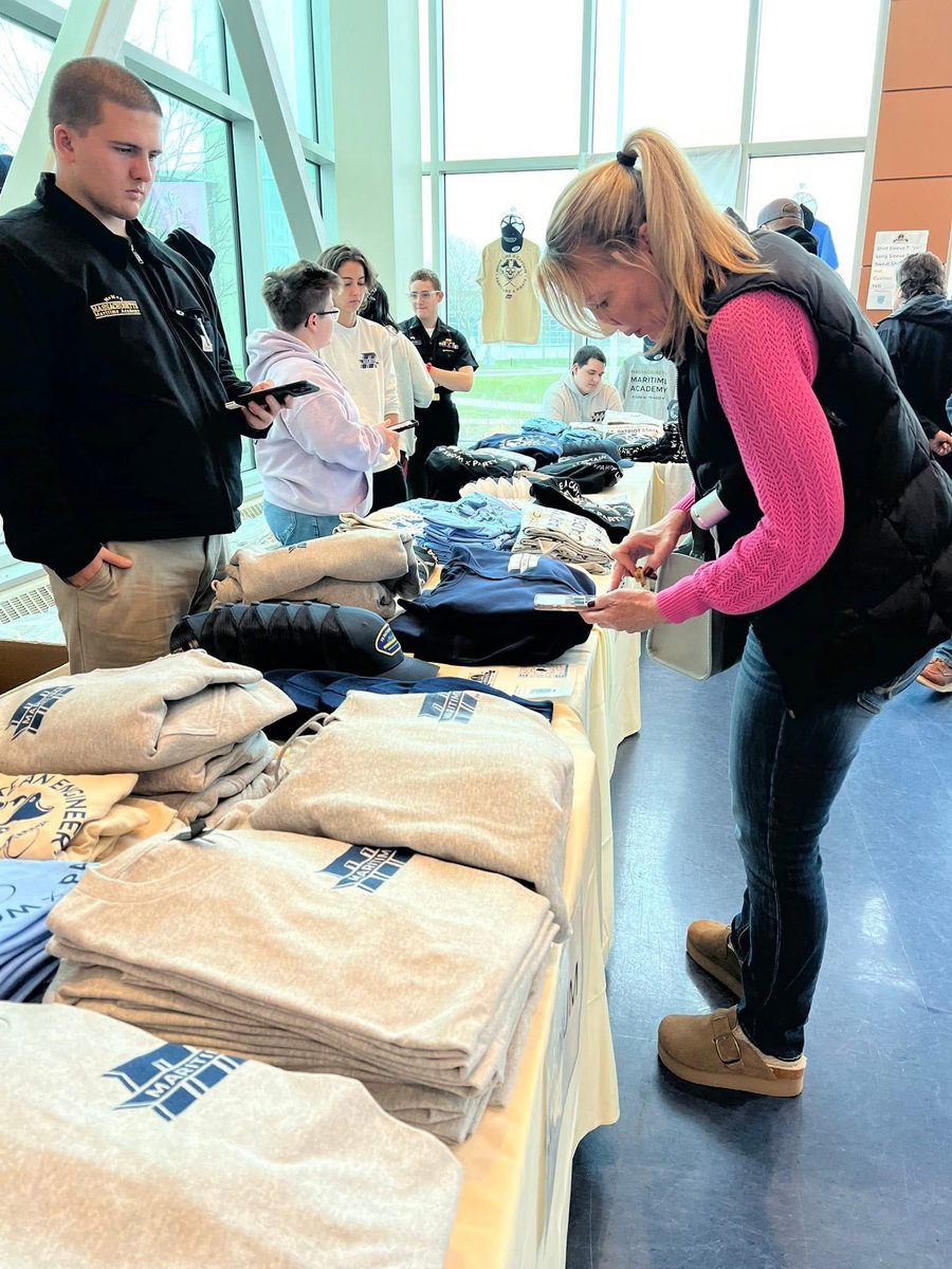 FinnleyHire's tweet photo. Community service hours are part of our requirements during the school year.  I’ve helped with sign in desks; run/walk races; donating blood; etc- and today I’m working at Accepted Students Day on campus https://t.co/EJ0TdMzlor