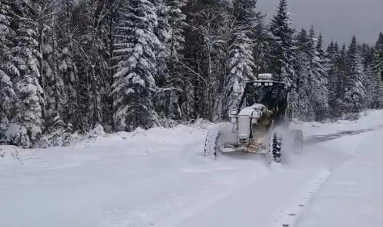 BARTINYEREL's tweet photo. Bartın'ı nisan ayında 'kar' vurdu: 19 köy yolu ulaşıma kapandı! https://t.co/KJ8kXo71H4