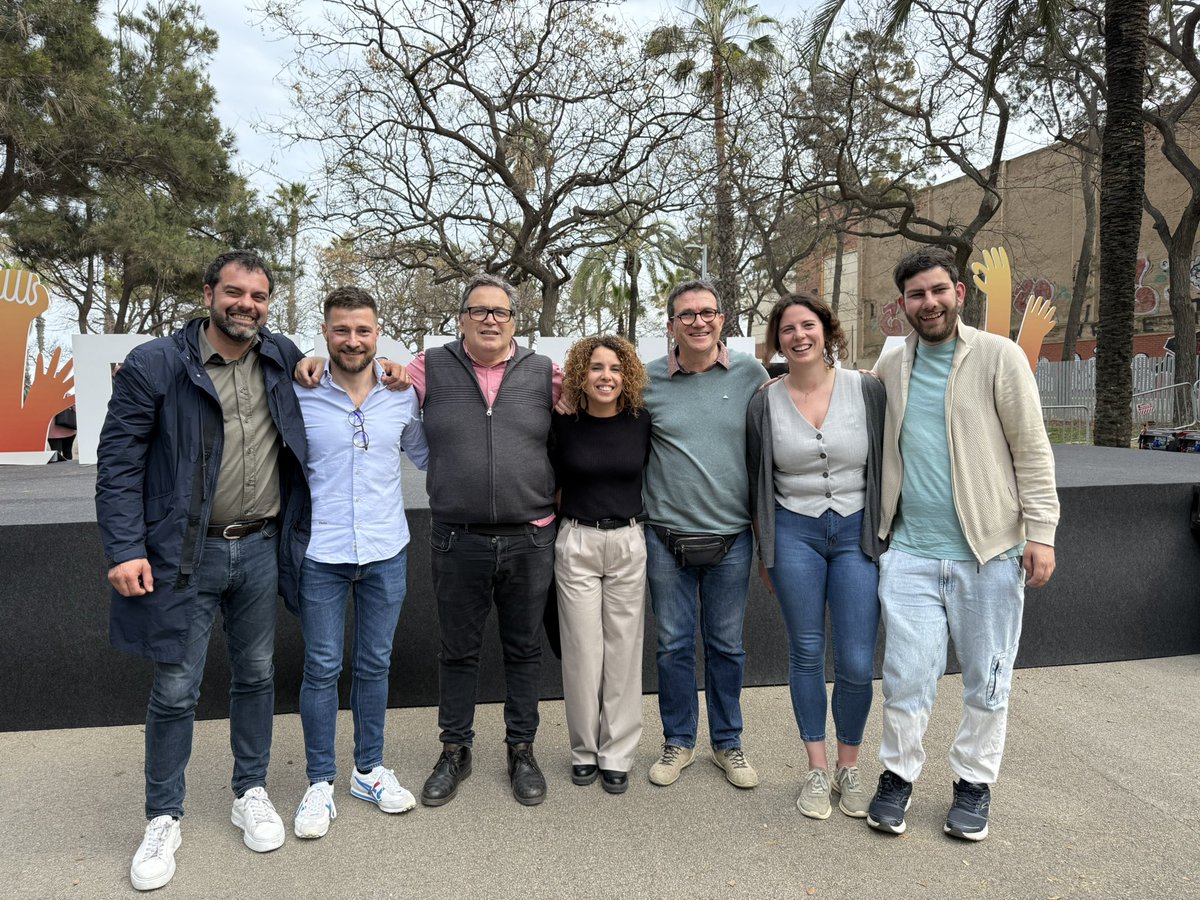 xefrsm's tweet image. Dinar de la #República Avui hem celebrat el Dinar de la República a la Barceloneta. Bon ambient, companyonia i compromís amb la República que volem construir. Gràcies a tothom! @Esquerra_ERC #RepúblicaCatalana #Barceloneta