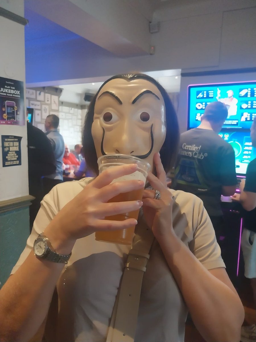 EmmHilton1's tweet image. 💙🥂⚽️ #McnabbBall #1ToGo