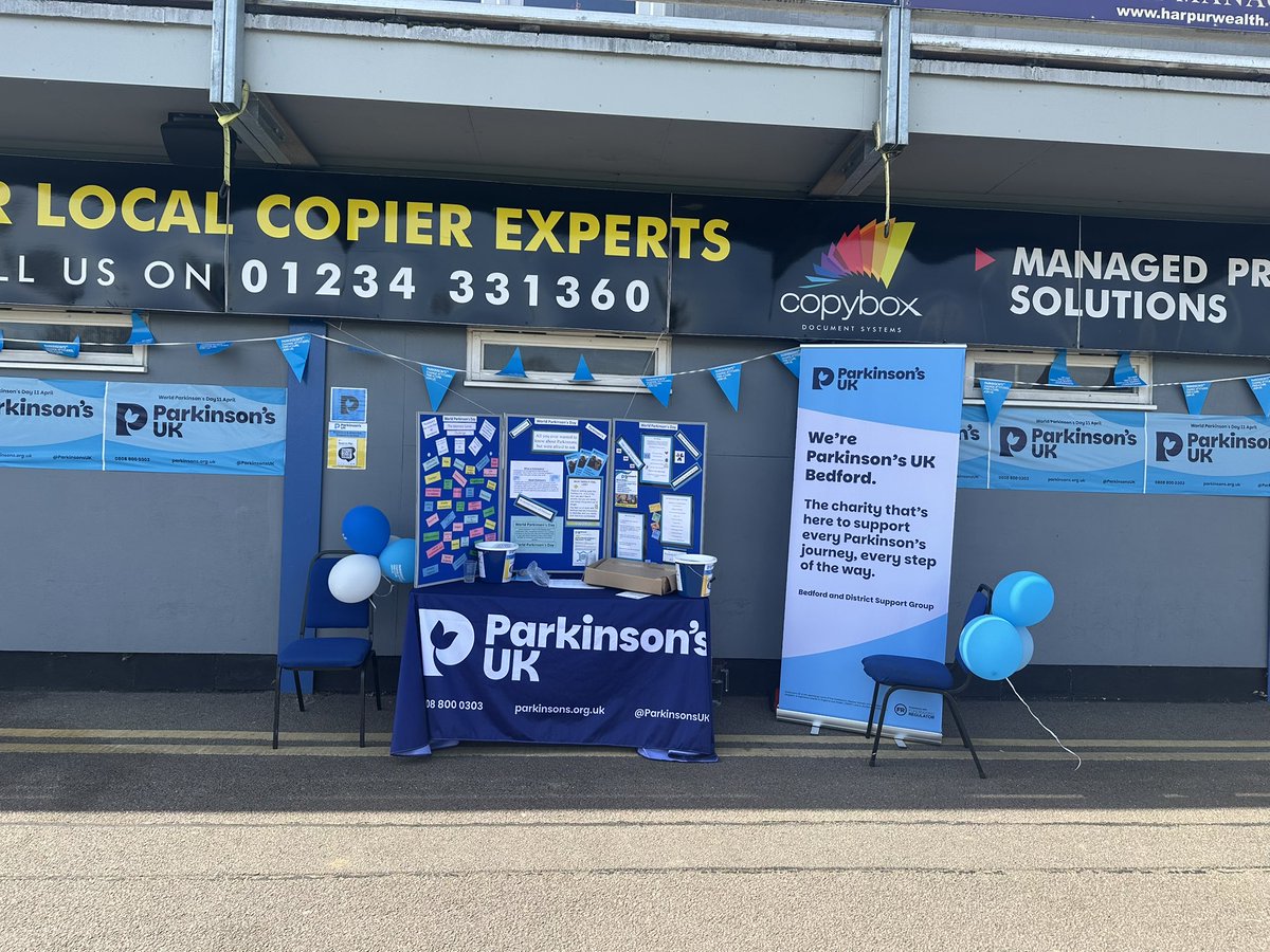 llbbylou's tweet photo. A lovely day with  @ParkinsonsUK Bedford &amp; District Support Group - 50 volunteers  took over @BedfordBluesRFC  for #worldparkinsonsday with a rock choir too! Absolutely  amazing so very proud of them all. Huge thanks to everyone involved you really are making a difference. 💙 https://t.co/6ysqvOmDdv