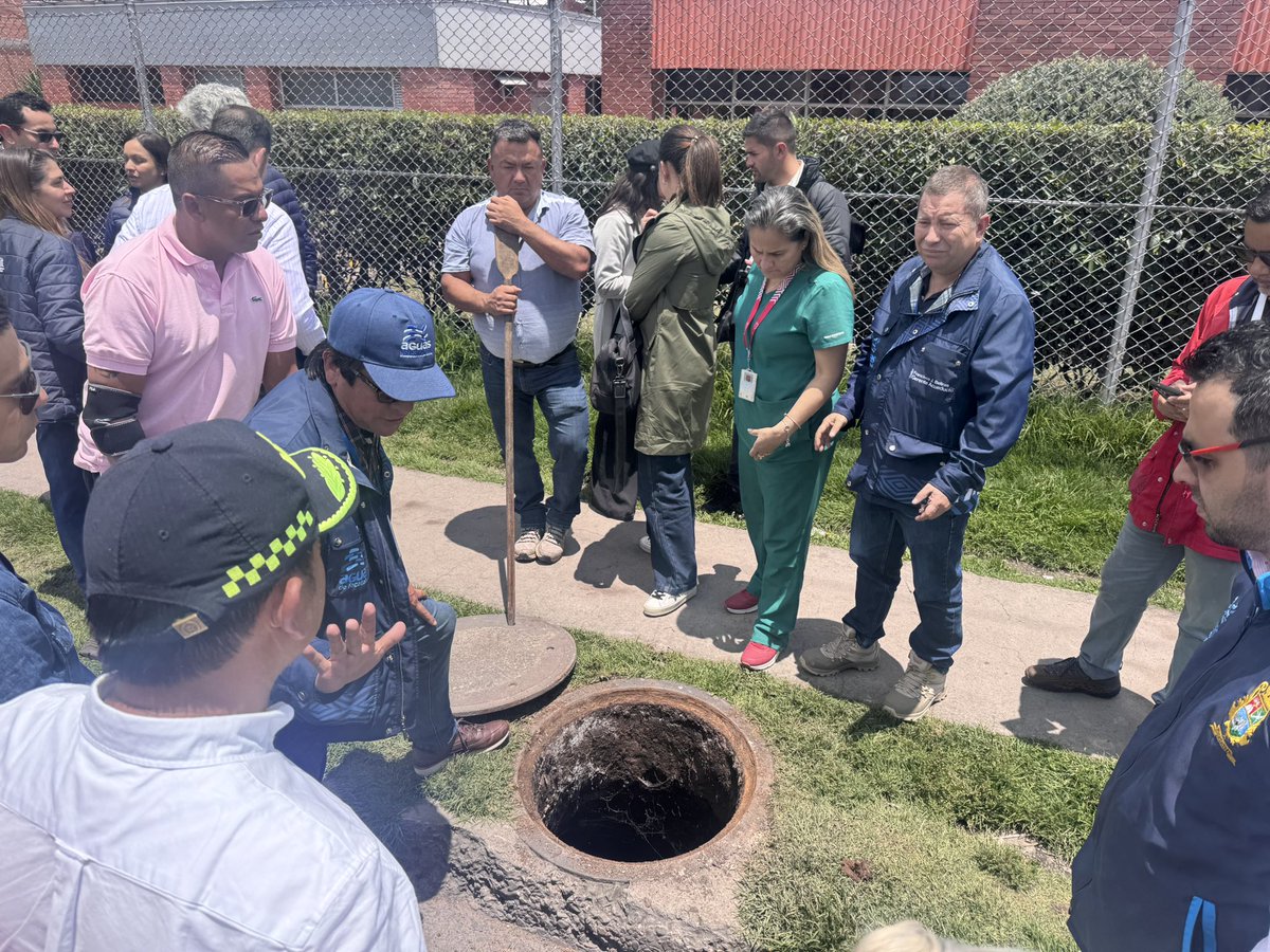 En Semana Santa seguimos firmes, esperando al Gobierno Nacional por una solución definitiva: vía alterna para los carrotanques y Calle 15 para los facatativeños. <a href="/MinTransporteCo/">MinTransporte</a> <a href="/minmineriabo/">Ministerio de Minería y Metalurgia</a> <a href="/ANI_Colombia/">Agencia Nacional de Infraestructura</a> <a href="/InviasOficial/">Invías</a> #Opain <a href="/ANI_Colombia/">Agencia Nacional de Infraestructura</a>