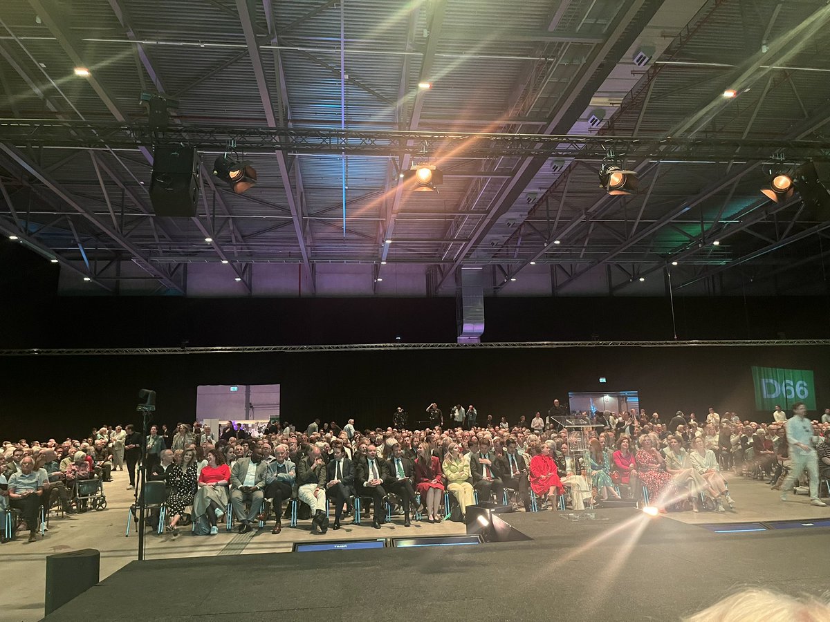 Mooi D66 congres in ons Breda. Goede vertegenwoordiging van <a href="/D66Brabant/">D66 Brabant</a> <a href="/D66Breda/">D66 Breda</a> <a href="/D66Zundert/">D66 Zundert</a> <a href="/D66DeBaronie/">D66 De Baronie</a> <a href="/d66oosterhout/">d66oosterhout</a>
