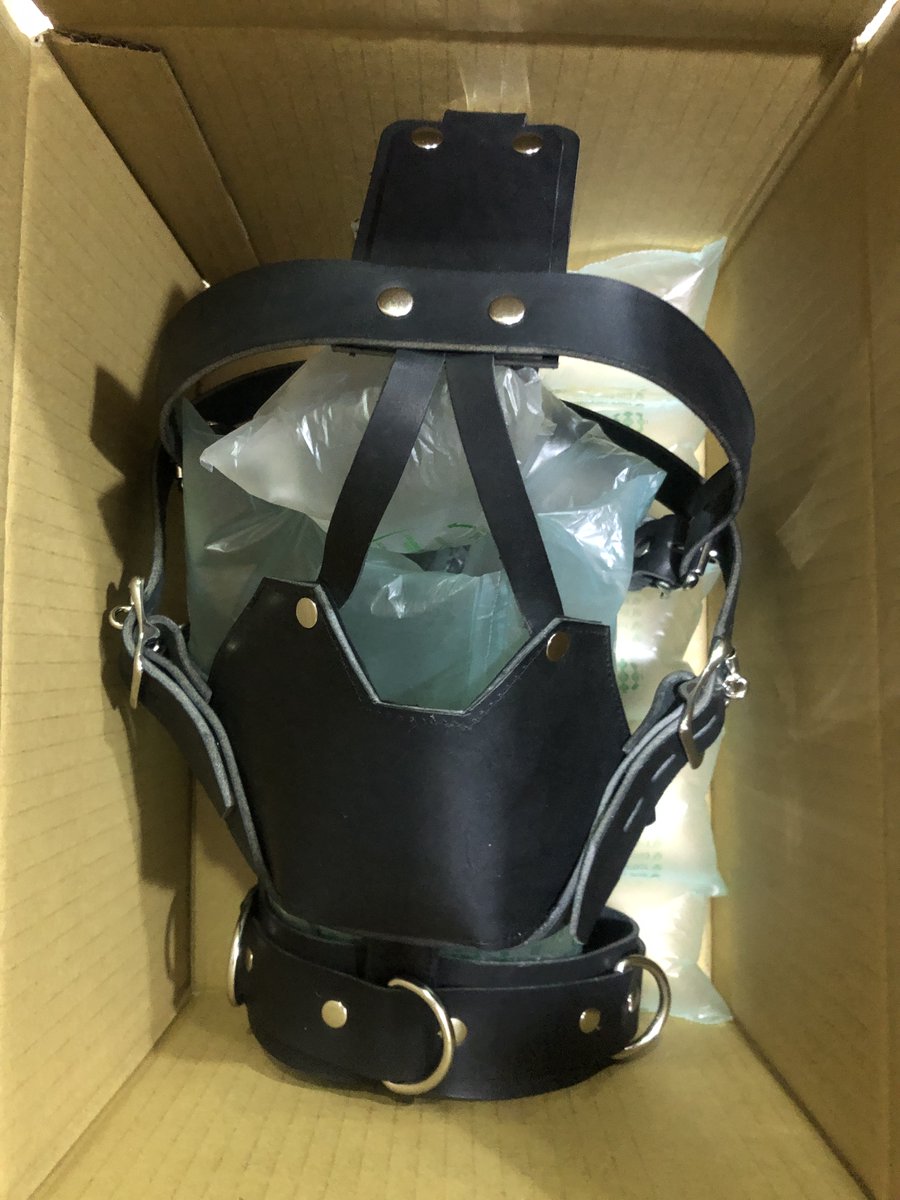 gunsguyleather's tweet photo. 頭罩出貨
可惜沒人可以試戴 https://t.co/MdBbt6KlZM