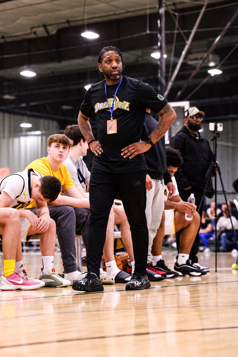 BIG SH🏀TS tweet media