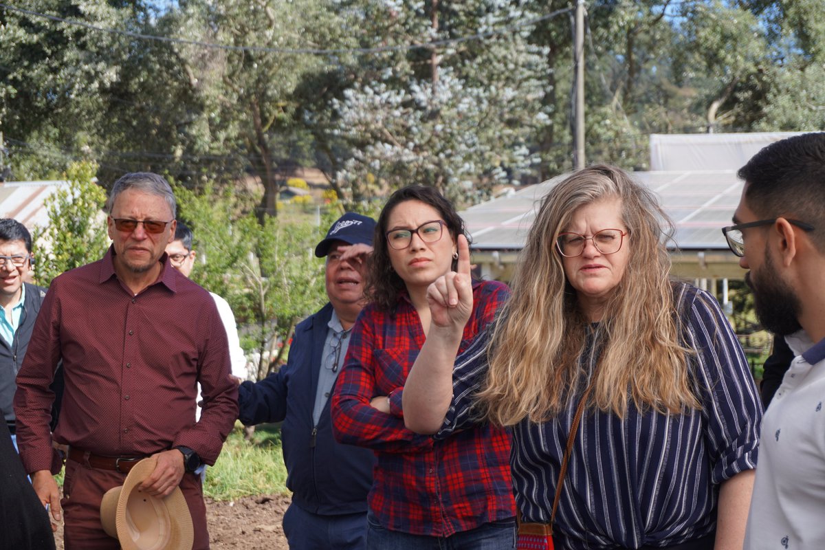 Asodelgt's tweet photo. ✅Como parte del encuentro entre el sector lácteo de Estados Unidos y Guatemala, la delegación estadounidense acompañada de representantes de #ASODEL realizó una visita de campo a la finca #Pasajinak 🐮🌳🌱⛰️ https://t.co/ewYt4KK7ah