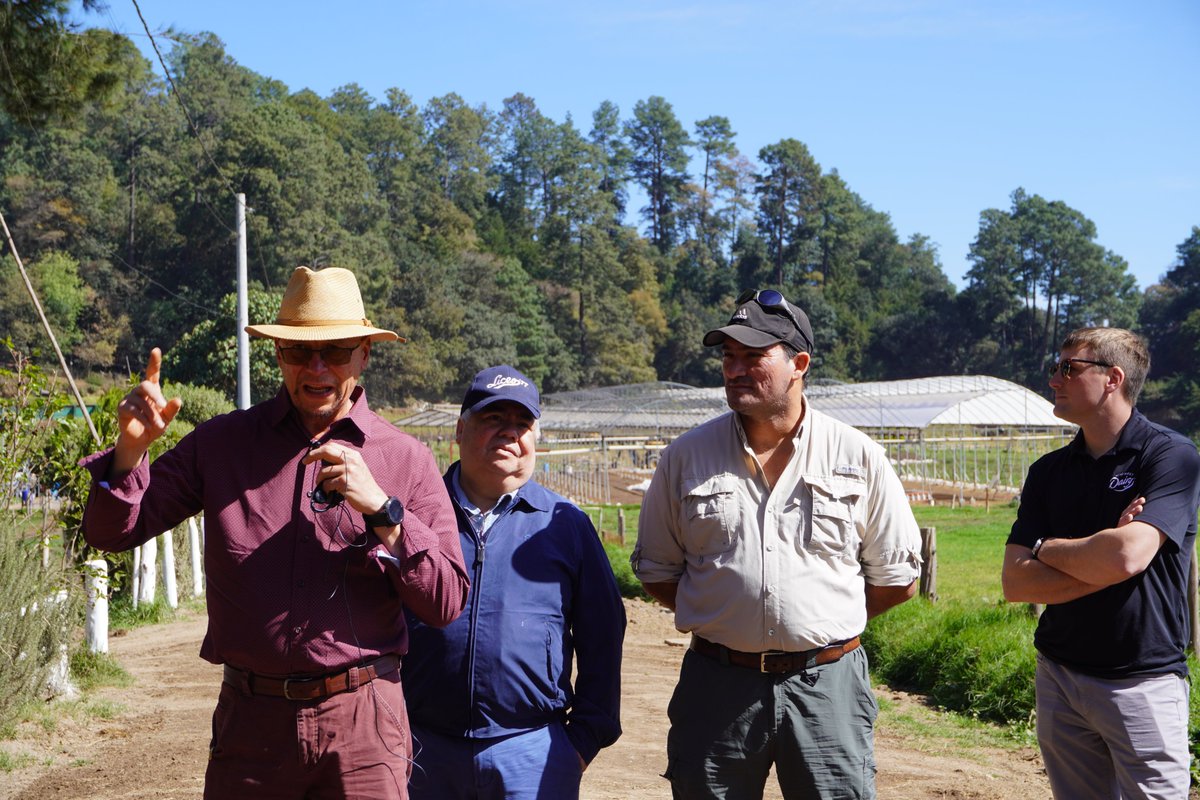 Asodelgt's tweet photo. ▶️La visita de campo permitió generar un espacio de diálogo e intercambio de conocimientos entre el sector lácteo de Guatemala y Estados 🇬🇹🤝🇺🇸para fortalecer su relación y fomentar el desarrollo del sector lácteo en Guatemala. https://t.co/nGNhEf8eYi