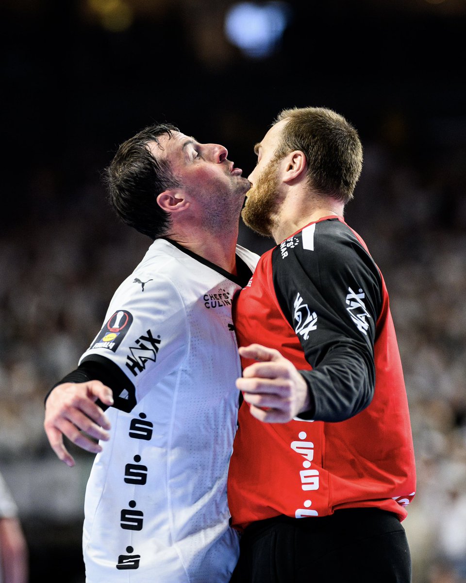 Opel_HBL's tweet photo. Kein Spiel für schwache Nerven, Emotionen PUR! 😍 Wer bejubelt mit den Zebras 🦓 den Einzug ins 🏆-Finale❓😏 
_____
#LidlFinal4 #Handball
📷: Schulze, Klahn https://t.co/0Gs0JMZYZz