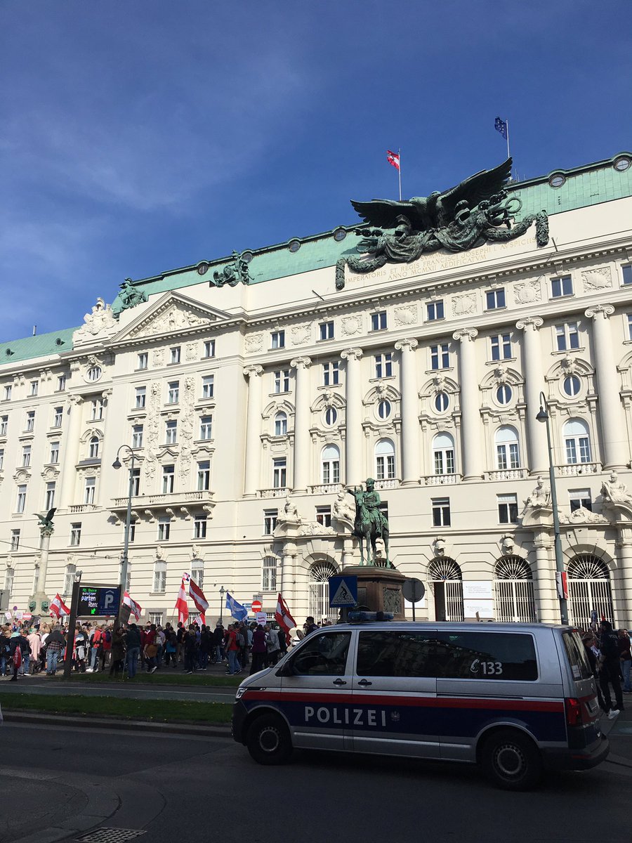 overloard88's tweet photo. Friede, Neutralität & @fairdenken #wiendemo #wien #peace #politics #fpö #mfg #listepetrovic #fairdenken #coronademo #demonstration https://t.co/Gsqn5XOwF2