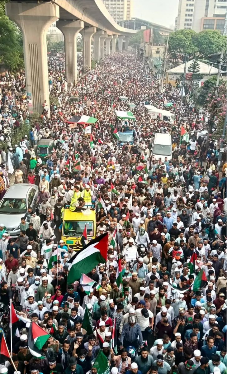 The largest gathering in the world since the beginning of the war, held by #Bangladesh today in #Dhaka to protest against Israeli genocide.

#MarchForGaza #Bangladesh_for_Palestine