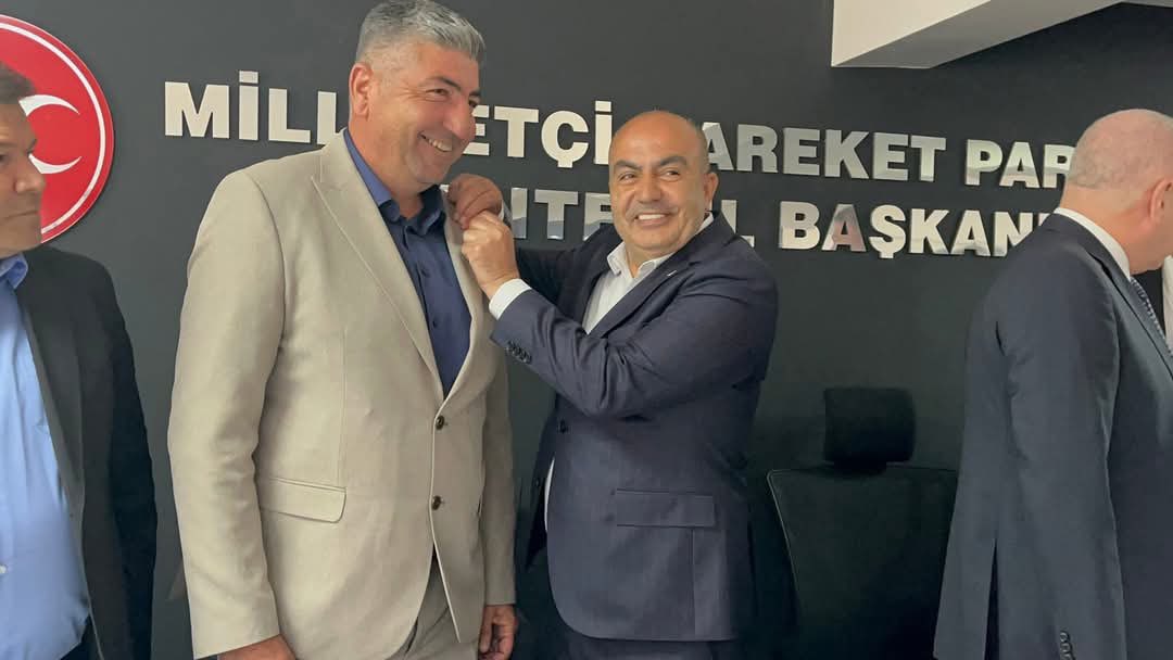 mhp_sahinbey's tweet photo. 📍Gaziantep

Partimize geçiş yapan Nurdağı Belediye Meclis Üyeleri; Orhan Yılmaz, Adem Çetin, Abdullah Saygılı, Mulla Gezer ve Mehmet Bahar’ın rozetlerini taktık. Rabbim utandırmasın, hayırlı uğurlu olsun. https://t.co/jBliq1sndk