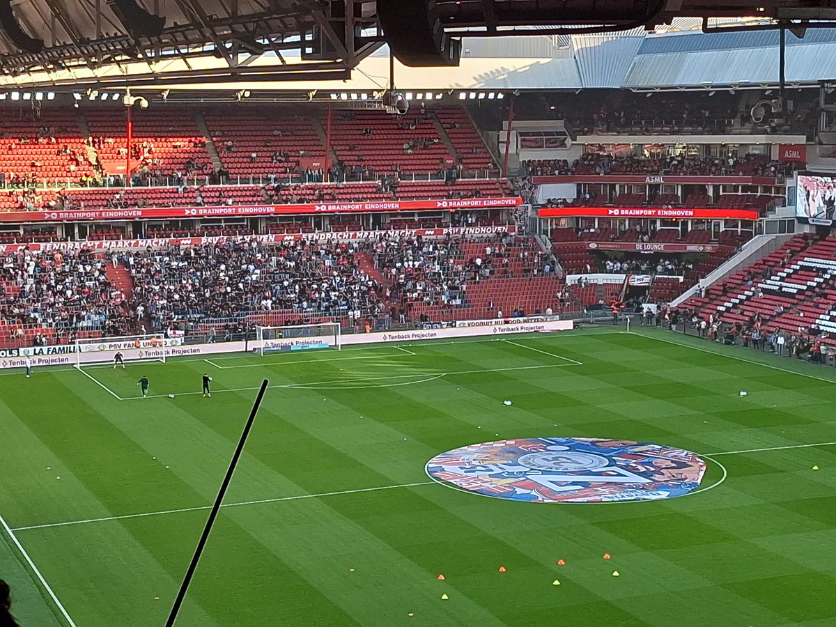 Geen netten bij psv, respect, scheelt zoveel #psvALM